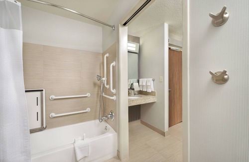 Mishawaka Hotel | Courtyard by Marriott Mishawaka-University Area