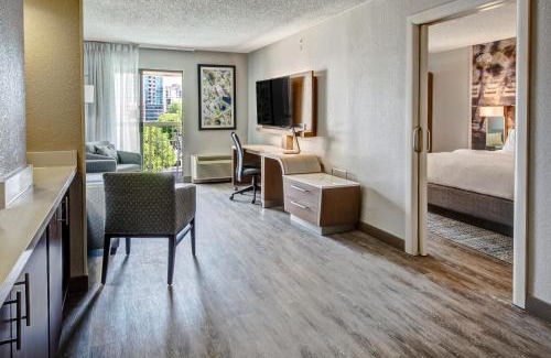 Music Row Hotel | Courtyard by Marriott Nashville Vanderbilt West End