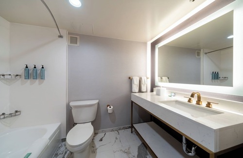 Little Italy Hotel | Courtyard by Marriott San Diego Downtown Little Italy