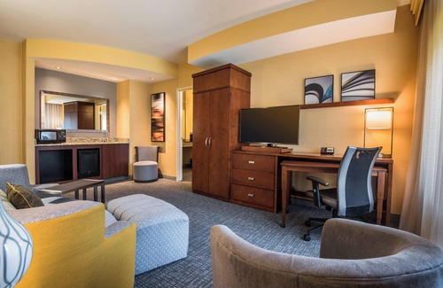 Waldorf Hotel | Courtyard Marriott Waldorf