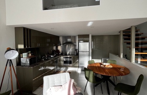 Hobart Central Business District Apartment | ‘Cove Loft’ - 3 Bed Apartment in Hobart City