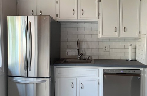 Waterford House | Cove View Cottage Charming 3-bedroom house with AC, WiFi in tranquil Waterford