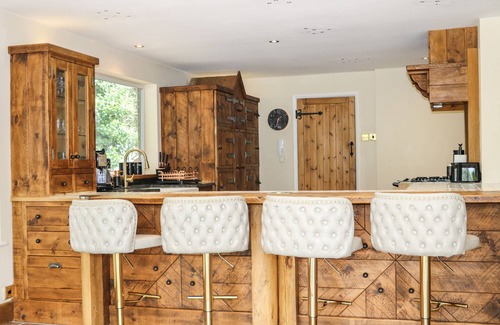 Old Windsor Cottage | COVENTINA, pet friendly, luxury holiday cottage in Wraysbury