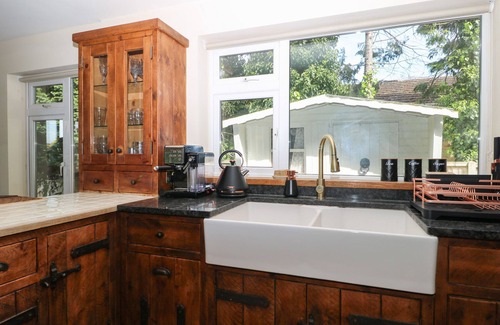 Old Windsor Cottage | COVENTINA, pet friendly, luxury holiday cottage in Wraysbury