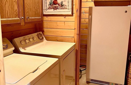 Gulnare Cabin | Cowboy Cabin in the Mountains - Quiet Getaway