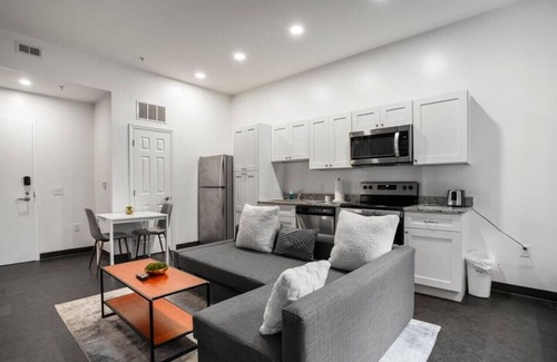 Cultural District Condo | Coze 1BD, Sofa Bed, Walk to Westin & Stadium