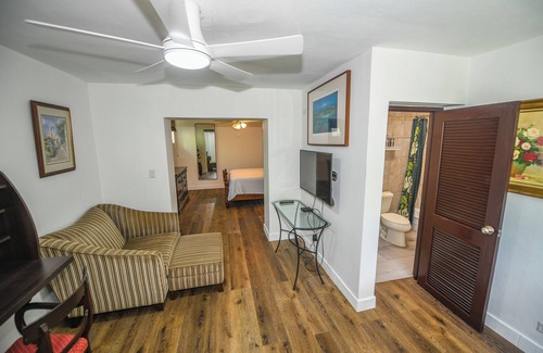 Pembroke Apartment | Cozy 1 bed-Apt in Quiet Pembroke-5 mins from Hamilton and Admiralty Beach