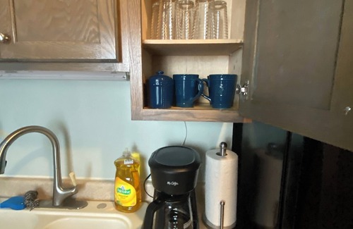 Erie Apartment | Cozy 1-bedroom apartment in wonderful Erie with WiFi