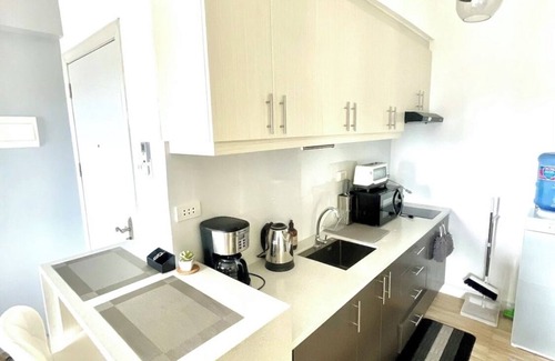 Guadalupe Condo | Cozy 1-bedroom condo with WiFi, rooftop pool &fitness room in pleasant Cebu City
