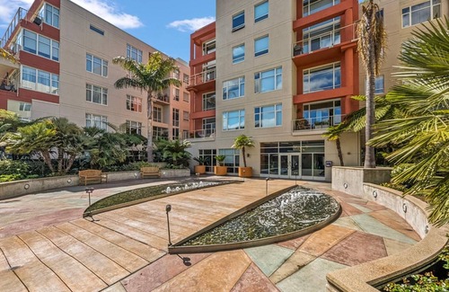 Emeryville Condo | Cozy 1-bedroom condo in fantastic Emeryville with fitness room, WiFi