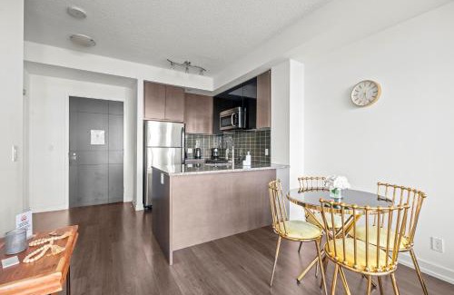 Yonge-Eglinton Apartment | Cozy 1 Bedroom Dunfield Ave