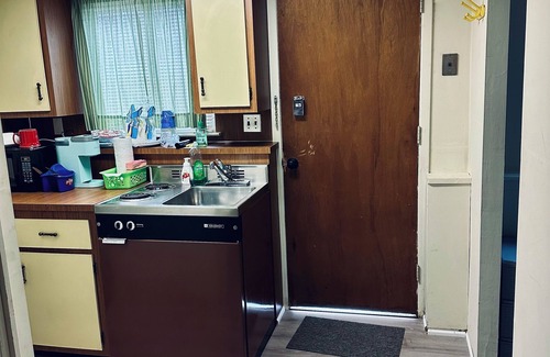 North Babylon House | Cozy 1-bedroom house in tranquil North Babylon with WiFi, AC