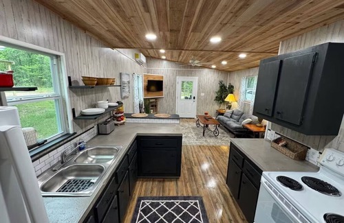 Elkhart House | Cozy 1-bedroom house in peaceful Elkhart with AC, WiFi