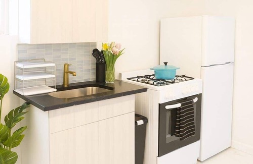 Union City Apartment | Cozy 1-Bedroom Walkout Apt with Private Entry