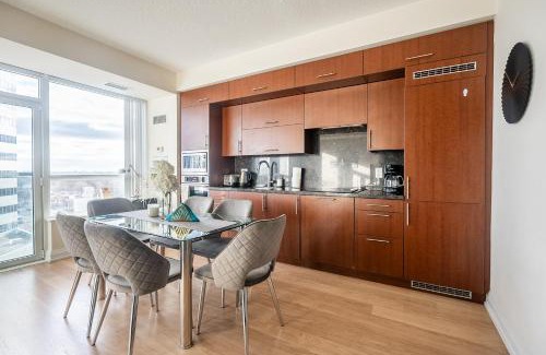 Willowdale Apartment | Cozy 1 BR & Den Condo in North York Free Parking