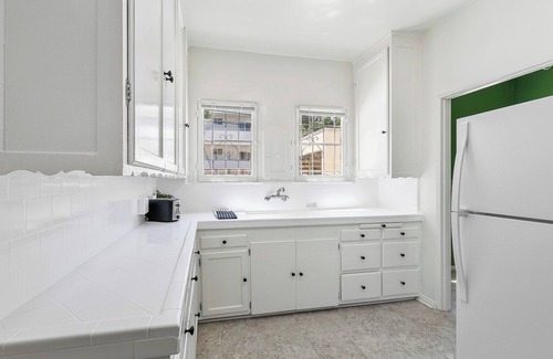 Beverly Grove Hotel | Cozy 1 BR Unit Near Rodeo Dr. w/W/D