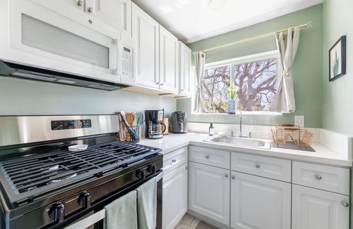 Los Cerritos Cottage | Cozy 100-year-old Brick Cottage. Thoughtfully designed for Travel Professionals.