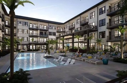 Tullamarine Apartment | Cozy 1BD – Walk to Whole Foods Midtown