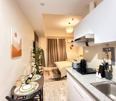Minglanilla Apartment | Cozy 1BR in Zef, Near Anjo World Wifi, Pool, Gym
