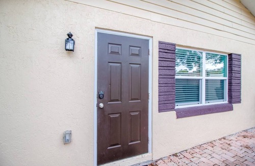 Conway House | Cozy 1BR Retreat Private Entry & Pets OK