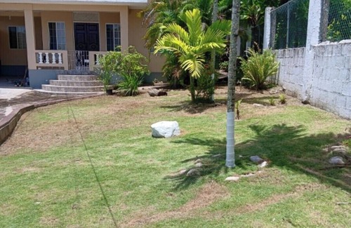 Hopewell House | Cozy 2 bdrm sleeps 4,15 minutes from Montego Bay, beach & attractions close🧡