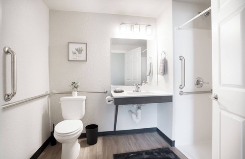 Independence Apartment | Cozy 2 bed/2 bath apartment