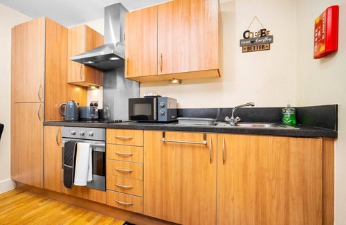 Theatreland Birmingham Apartment | Cozy 2 Bed Arcadian Center By Azura Nights
