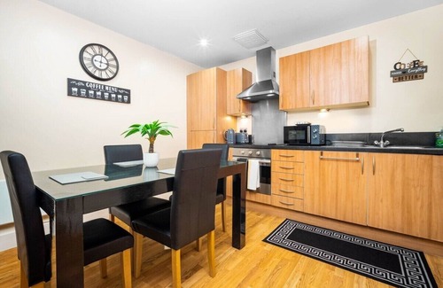 Theatreland Birmingham Apartment | Cozy 2 Bed Arcadian Center By Azura Nights