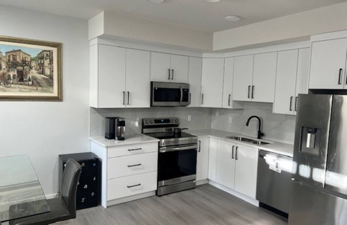 Division No. 11 House | Cozy 2-Bedroom Legal Suite - Fully Furnished & Convenient Location