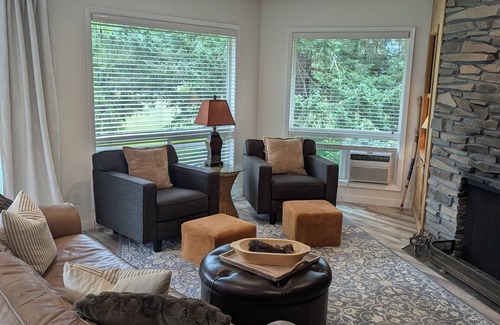 Welches Condo | Cozy 2-bedroom condo with WiFi, AC, Golf in tranquil Mount Hood Village