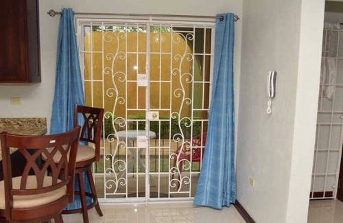 Eastwood Park Apartment | Cozy 2 bedroom 1.5 bathroom in a quiet neighborhood, centrally located.