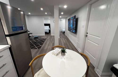 Erin Mills Apartment | Cozy 2-bedroom apartment with WiFi, separate entrance and parking