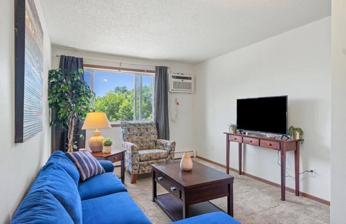 St. Cloud Apartment | Cozy 2-bedroom Apartment Near SCSU with WiFi, Parking and Pet Friendly
