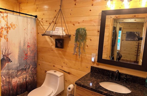Argillite Cabin | Cozy 2-bedroom cabin near Greenbo Lake State Park, Deer Haven