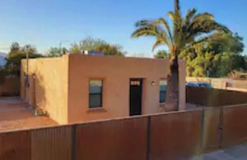 Barrio Hollywood House | Cozy 2 bedroom Casita with private fenced in yard