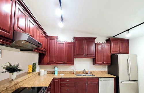 Biggar Condo | Cozy 2-bedroom condo in gorgeous Fort Myers with WiFi, AC
