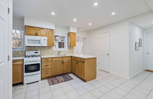 Stony Point Apartment | Cozy 2-Bedroom Getaway in Stony Poin