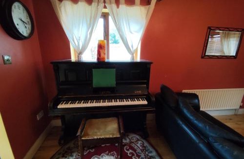 Castlebar House | Cozy 2 bedroom House, Castlebar Town, near to Westport, Achill & Clifden