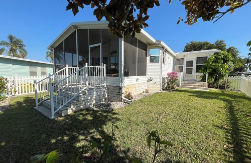 Barefoot Bay House | Cozy 2-bedroom mobile home in enjoyable Barefoot Bay, Florida.