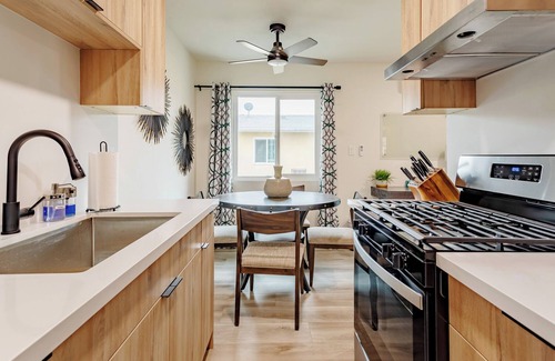 Alhambra Apartment | Cozy 2 Bedroom Near Downtown Alhambra - Pet Friendly