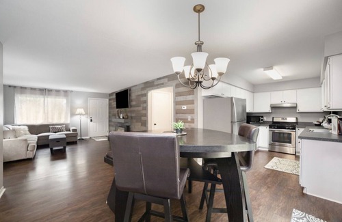 Freeland Condo | Cozy 2 bedroom plus 1 bath modern Duplex with desk, laundry and outdoor space!
