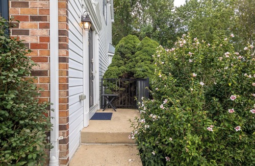 Bel Air South House | Cozy 2-bedroom townhome in superb Bel Air close to dining, shops and local charm