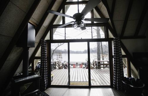 Innsbrook Ski Chalet | Cozy 2 bedroom waterfront chalet with private beach, hot tub at Innsbrook Resort