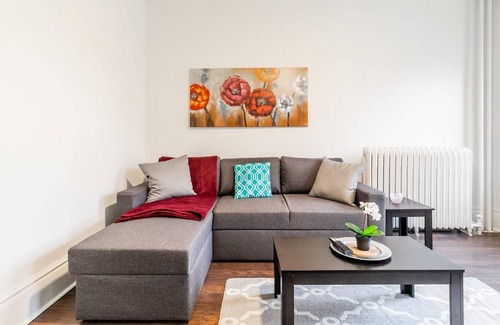 Hamilton Apartment | Cozy 2-storey 2BR Apt - Near Parks and King St