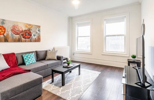 Hamilton Apartment | Cozy 2-storey 2BR Apt - Near Parks and King St
