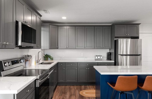 St. Charles Apartment | Cozy 2B/2B condo near Bear Lake