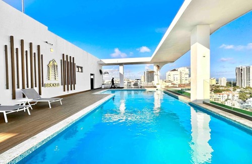 Sarasota Apartment | Cozy 2BR Apt, Rooftop Terrace, Pool