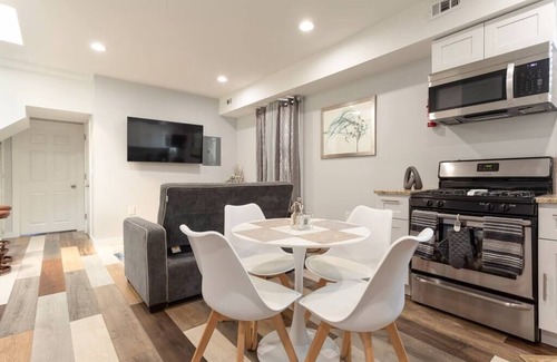 Garden Court Apartment | Cozy 2BR/Comfy King Bed |The Loft@Cedar Park