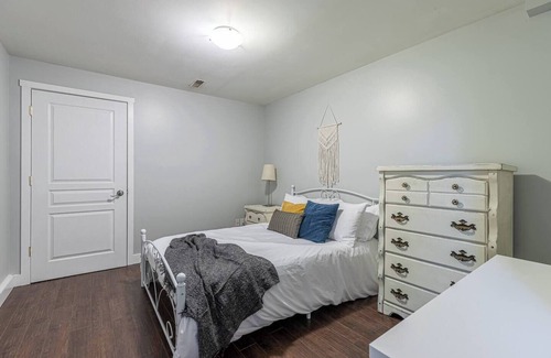 Prince George House | Cozy 2BR w/WIFI in Fabulous Neighborhood