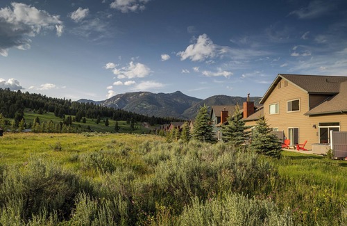 Big Sky Ski Chalet | Cozy 3-bedroom chalet in Big Sky